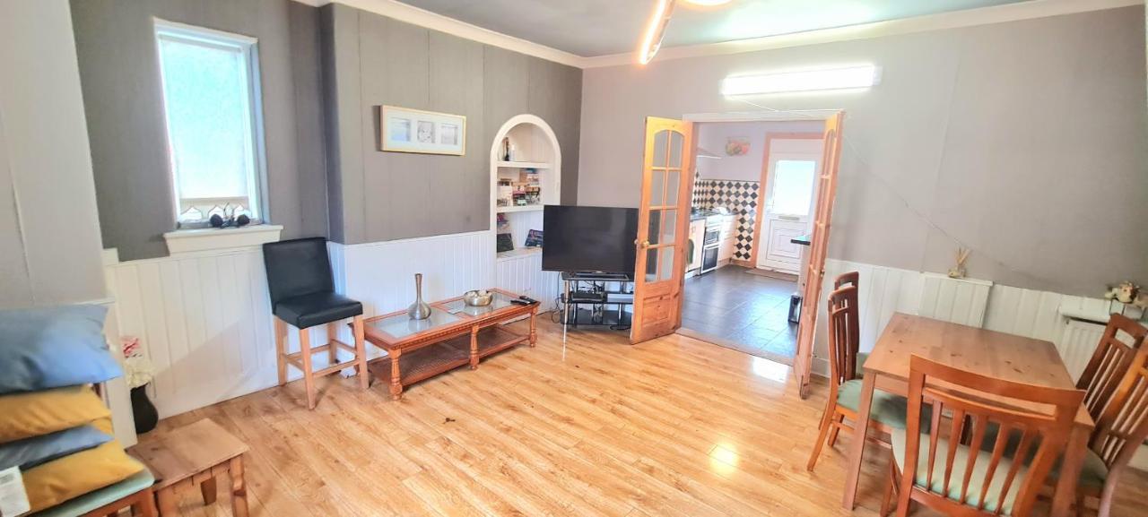 Beautiful 4 Bedroom Cottage - Ideal Location - Free Parking Edinburgh Bagian luar foto