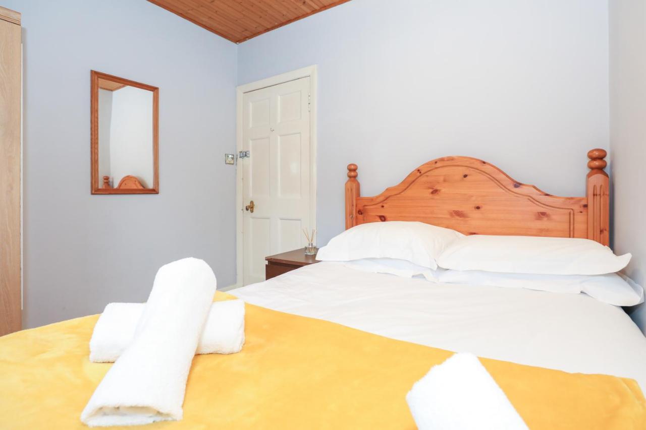 Beautiful 4 Bedroom Cottage - Ideal Location - Free Parking Edinburgh Bagian luar foto