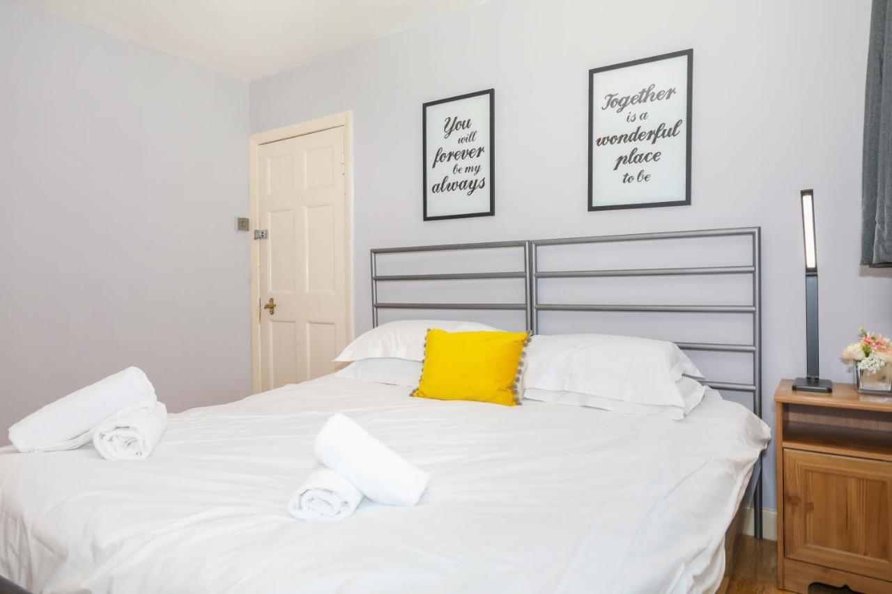 Beautiful 4 Bedroom Cottage - Ideal Location - Free Parking Edinburgh Bagian luar foto