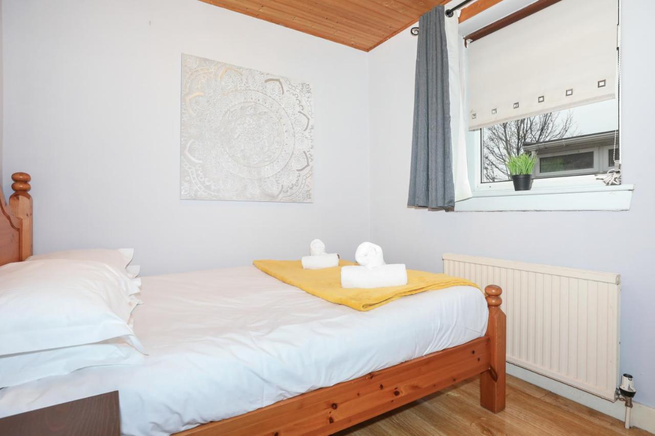 Beautiful 4 Bedroom Cottage - Ideal Location - Free Parking Edinburgh Bagian luar foto