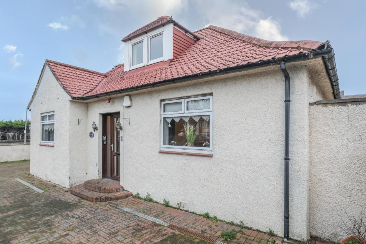 Beautiful 4 Bedroom Cottage - Ideal Location - Free Parking Edinburgh Bagian luar foto