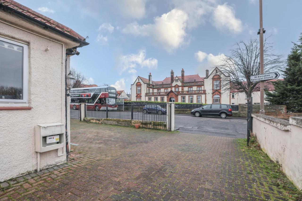 Beautiful 4 Bedroom Cottage - Ideal Location - Free Parking Edinburgh Bagian luar foto