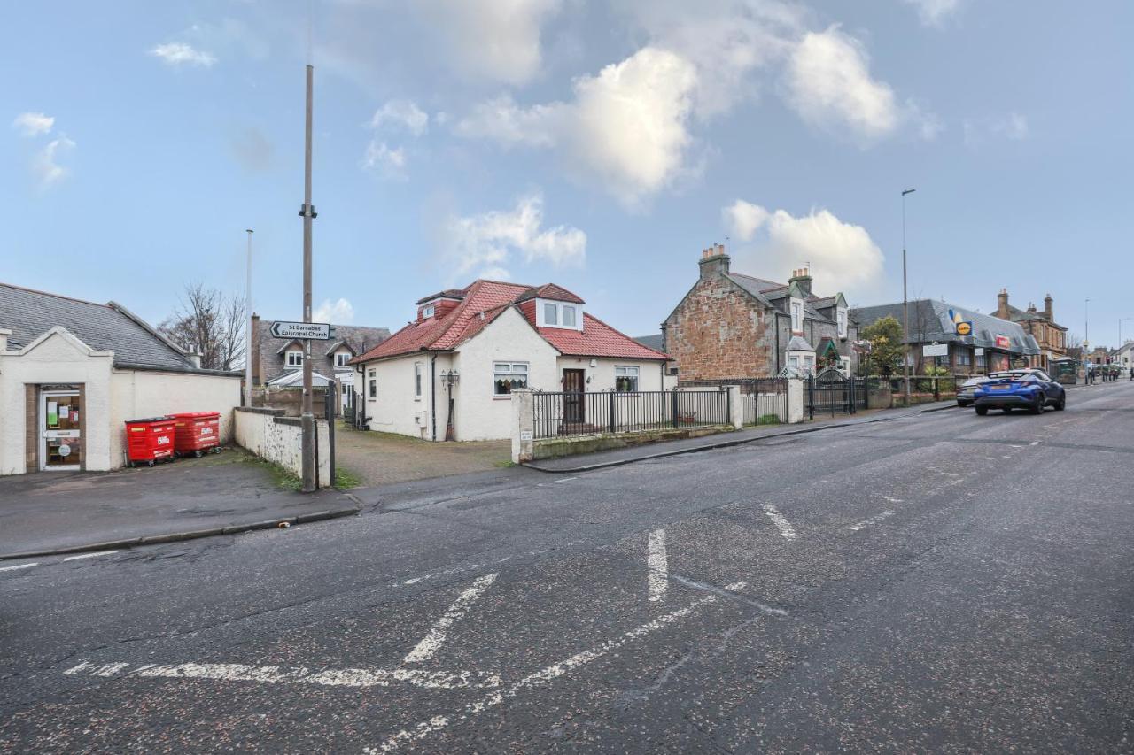 Beautiful 4 Bedroom Cottage - Ideal Location - Free Parking Edinburgh Bagian luar foto