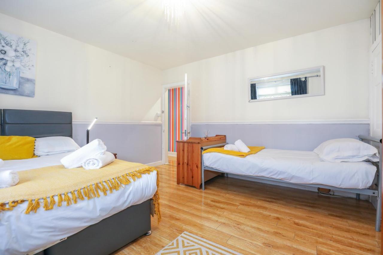 Beautiful 4 Bedroom Cottage - Ideal Location - Free Parking Edinburgh Bagian luar foto