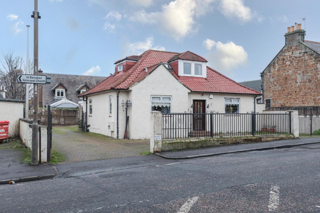 Beautiful 4 Bedroom Cottage - Ideal Location - Free Parking Edinburgh Bagian luar foto