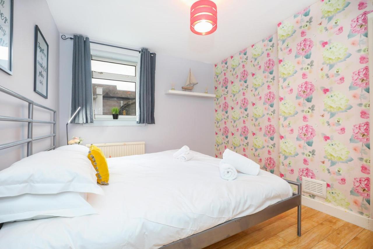 Beautiful 4 Bedroom Cottage - Ideal Location - Free Parking Edinburgh Bagian luar foto