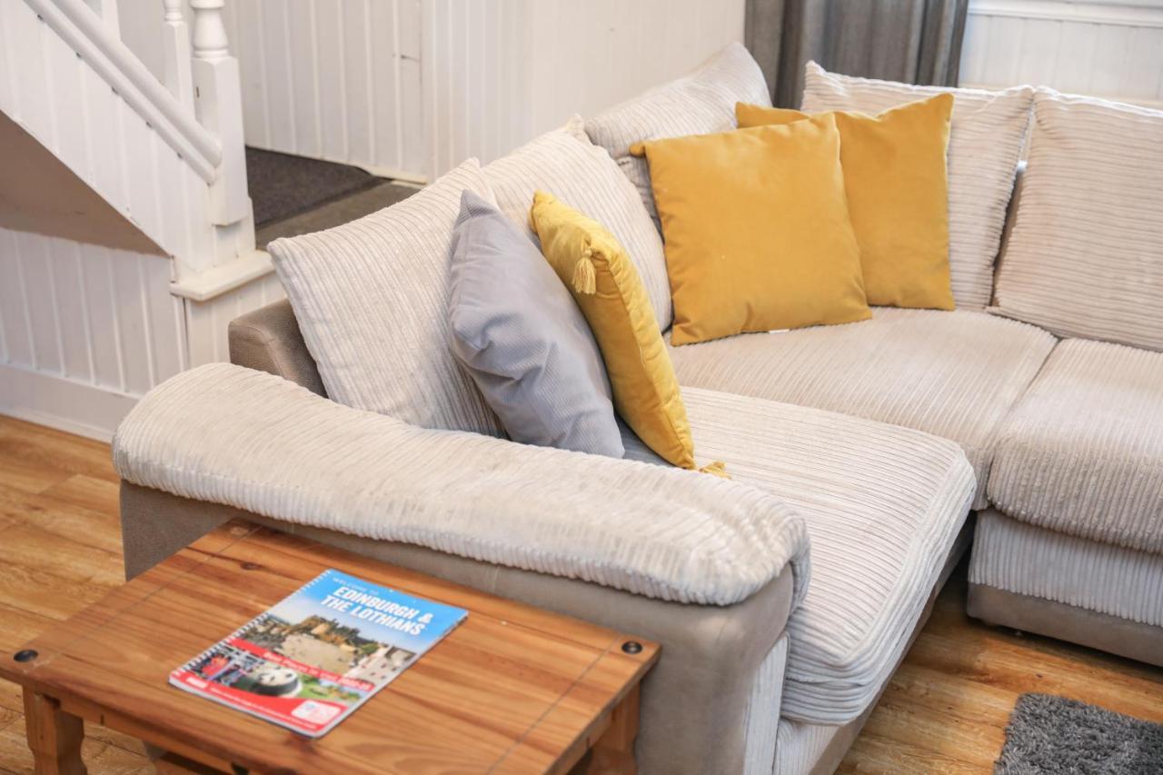Beautiful 4 Bedroom Cottage - Ideal Location - Free Parking Edinburgh Bagian luar foto