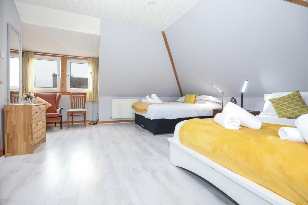 Beautiful 4 Bedroom Cottage - Ideal Location - Free Parking Edinburgh Bagian luar foto