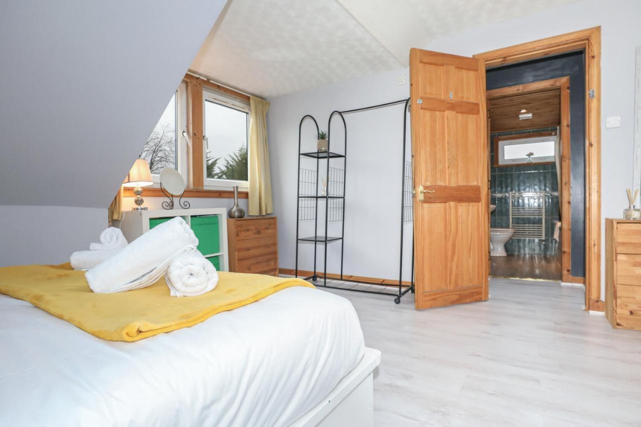 Beautiful 4 Bedroom Cottage - Ideal Location - Free Parking Edinburgh Bagian luar foto