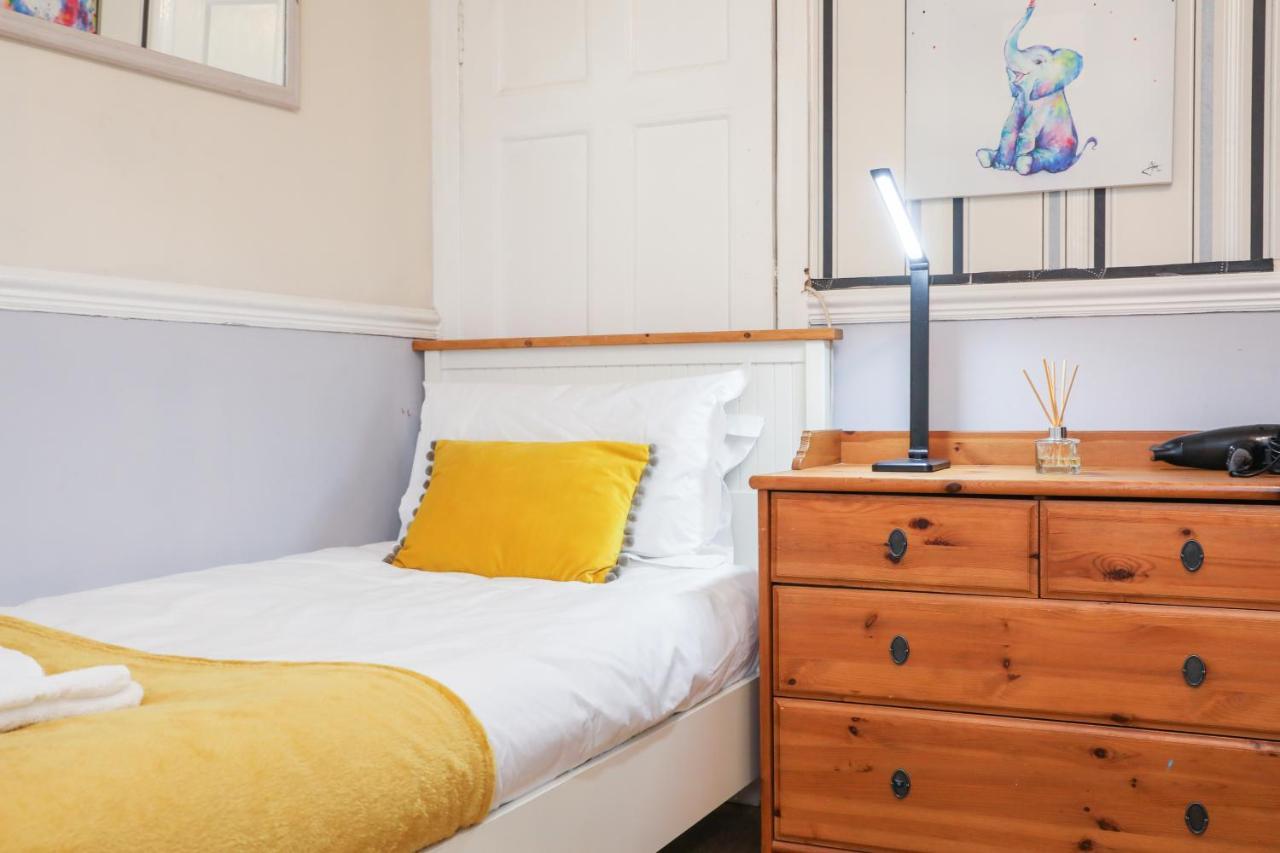 Beautiful 4 Bedroom Cottage - Ideal Location - Free Parking Edinburgh Bagian luar foto