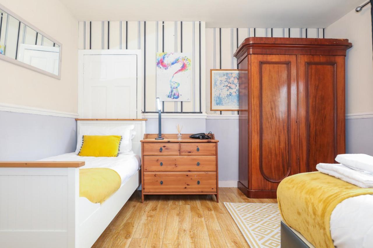 Beautiful 4 Bedroom Cottage - Ideal Location - Free Parking Edinburgh Bagian luar foto
