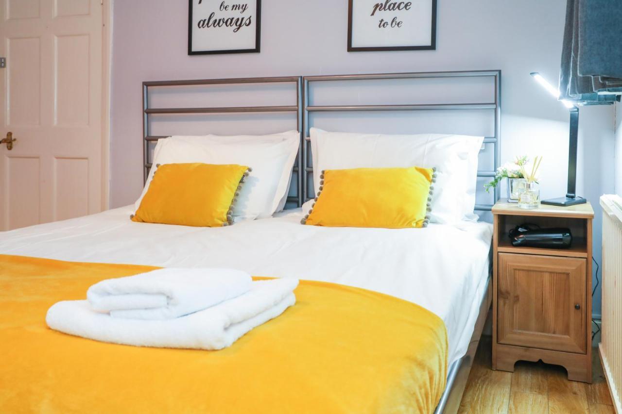 Beautiful 4 Bedroom Cottage - Ideal Location - Free Parking Edinburgh Bagian luar foto